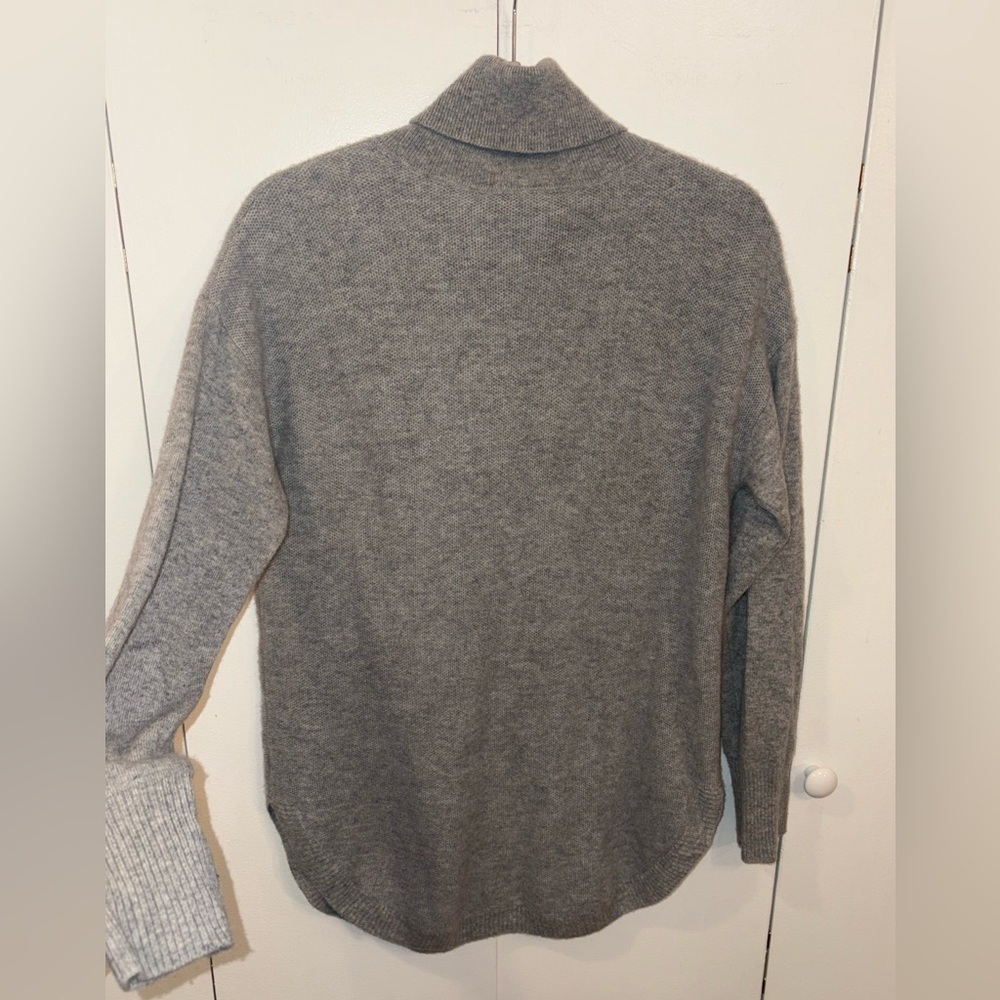 100% Pure Cashmere Talbots Turtleneck Sweater Size Medium - Picture 4 of 4